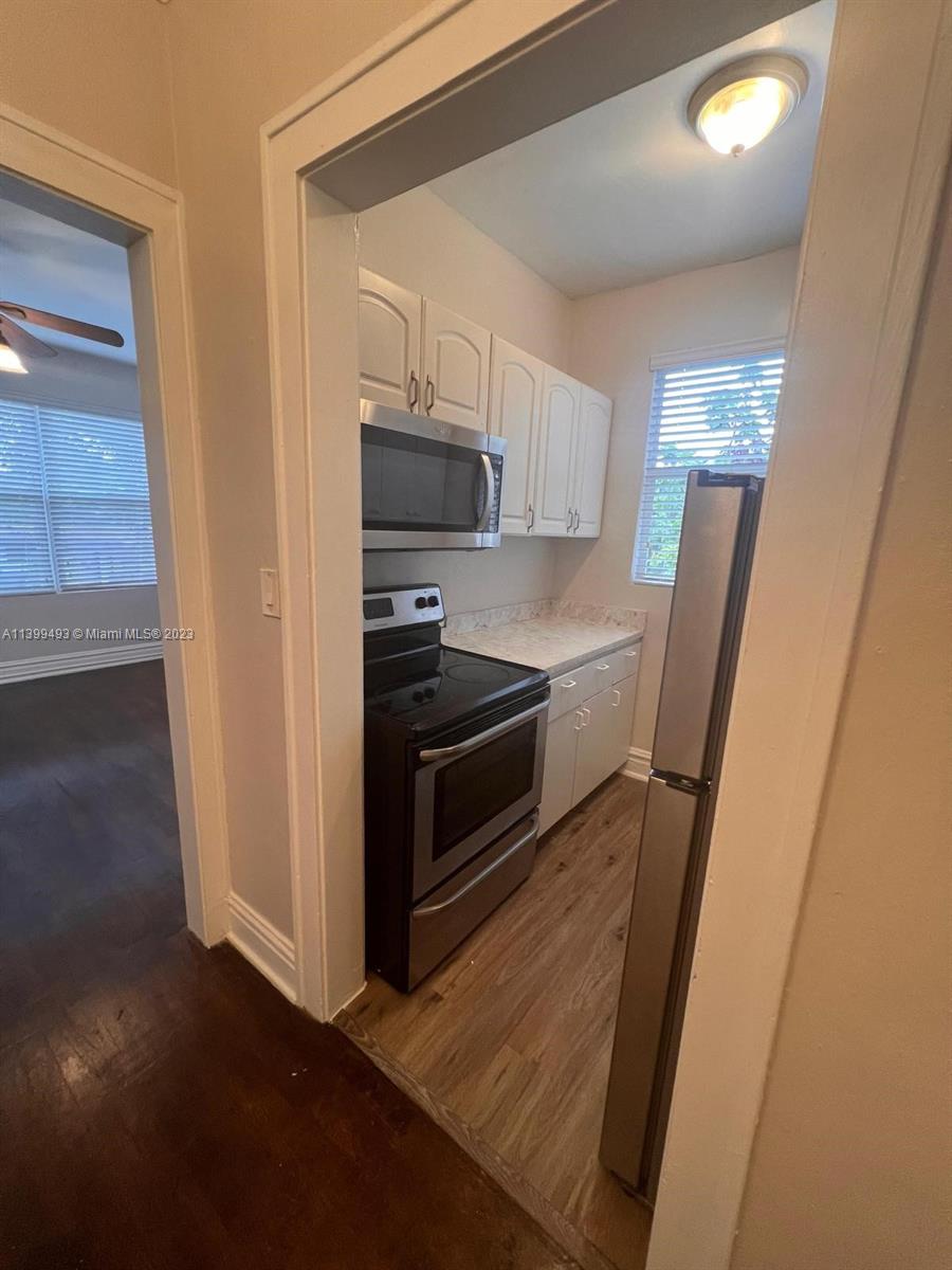 Cozy 1 bed/ 1 Bath Unit in the Heart of Coral Gables. Enjoy this charming apartment with updated features, stainless steel appliances, freshly painted walls, original chocolate Miami Dade County Pine wood floor. WATER, & PEST CONTROL, TRASH & LANDSCAPING WITHIN RENT. Minutes away from Miracle Mile & Miami International Airport. No washer & Dryer inside the unit or in the Building. ONLY FIRST MONTH & SECURITY DEPOSIT REQUIRED for qualify tenants.