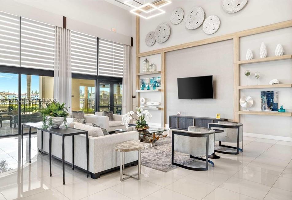 AQUABELLA SECTION ONE - Residential