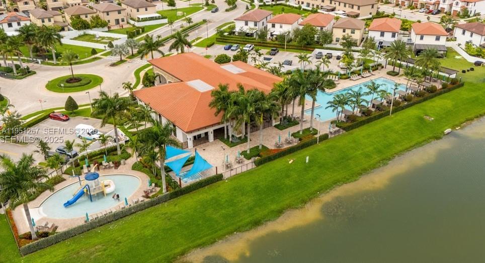 AQUABELLA SECTION ONE - Residential