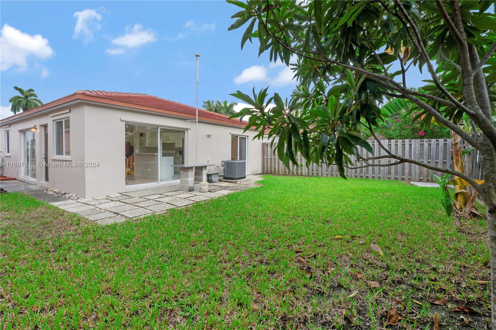 WEITZER SERENA LAKES WEST - Residential