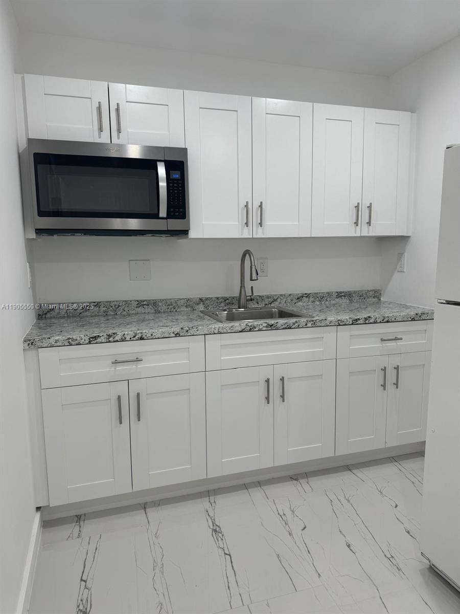 CEDAR WEST ESTATES - Residential Lease