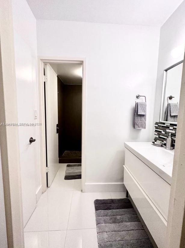 THE DECOPLAGE CONDO - Residential