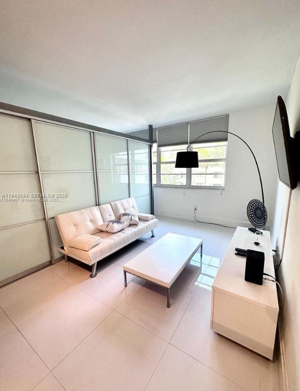 THE DECOPLAGE CONDO - Residential