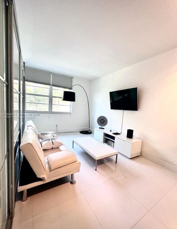 THE DECOPLAGE CONDO - Residential