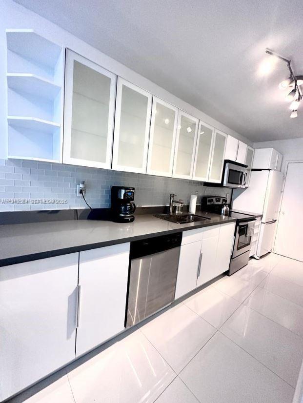 THE DECOPLAGE CONDO - Residential