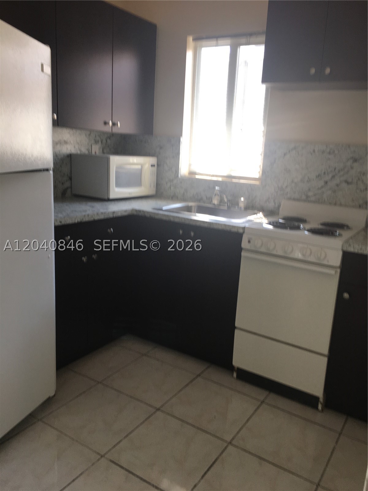 960 Biarritz Dr 2