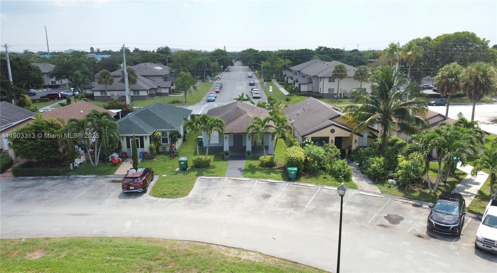 HABITAT VILLAS - Residential