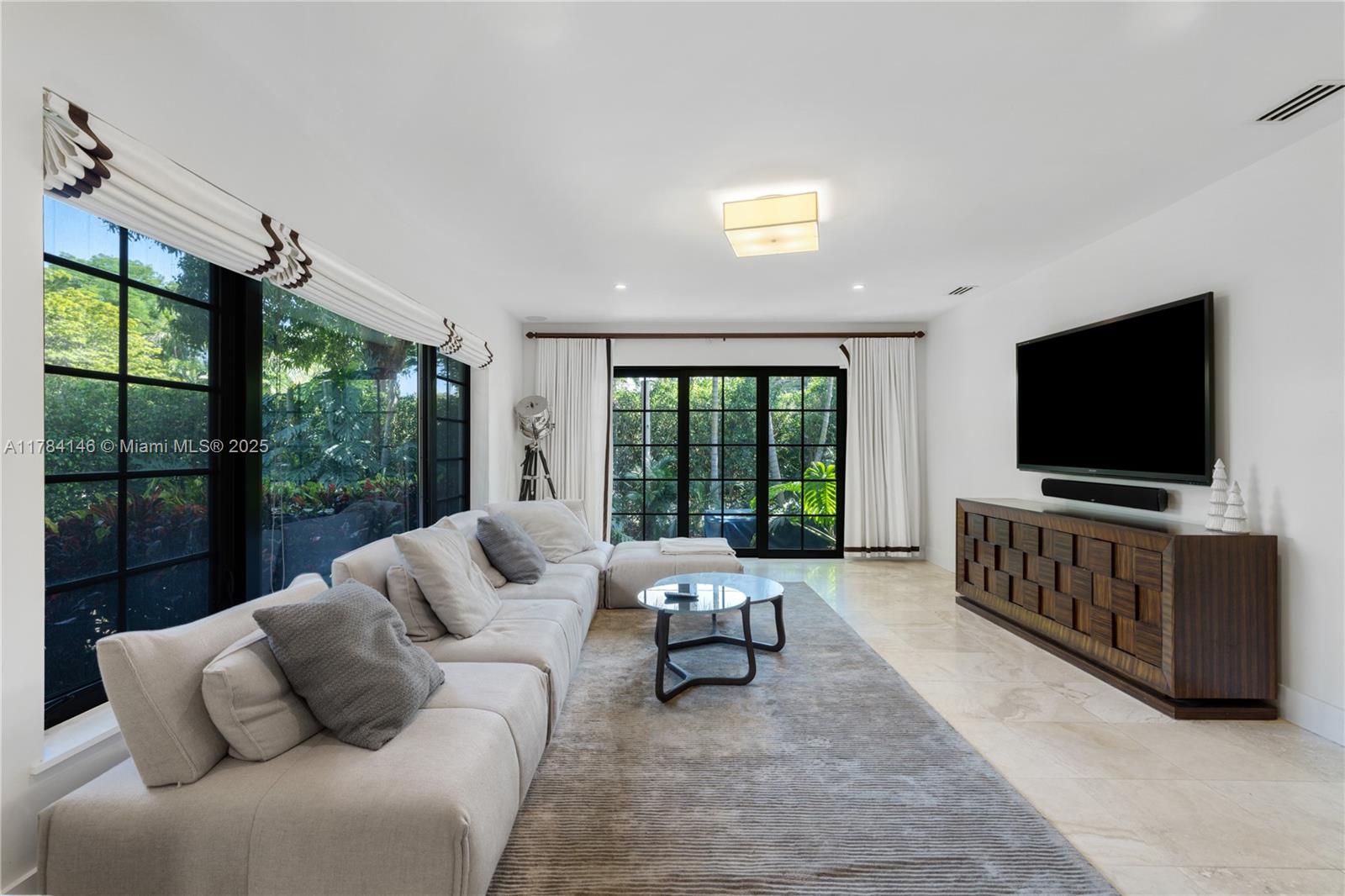 DI LIDO ISLAND - Residential