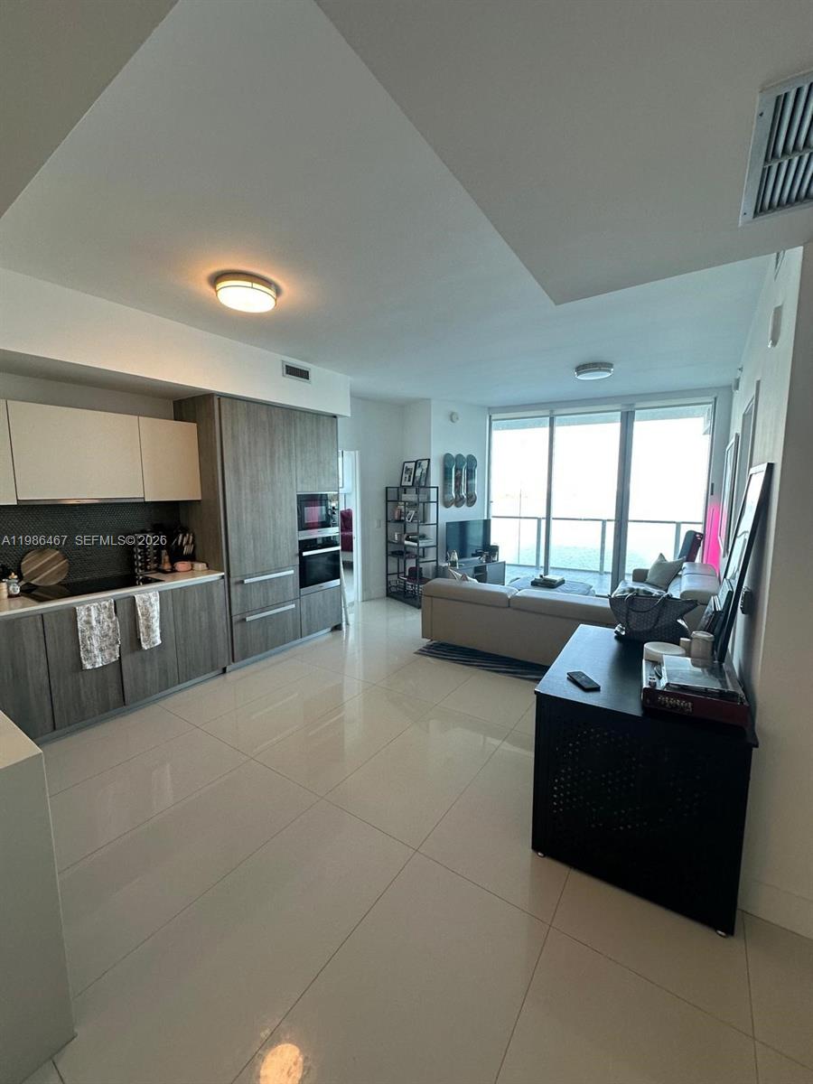 2900 NE 7th Ave 1003