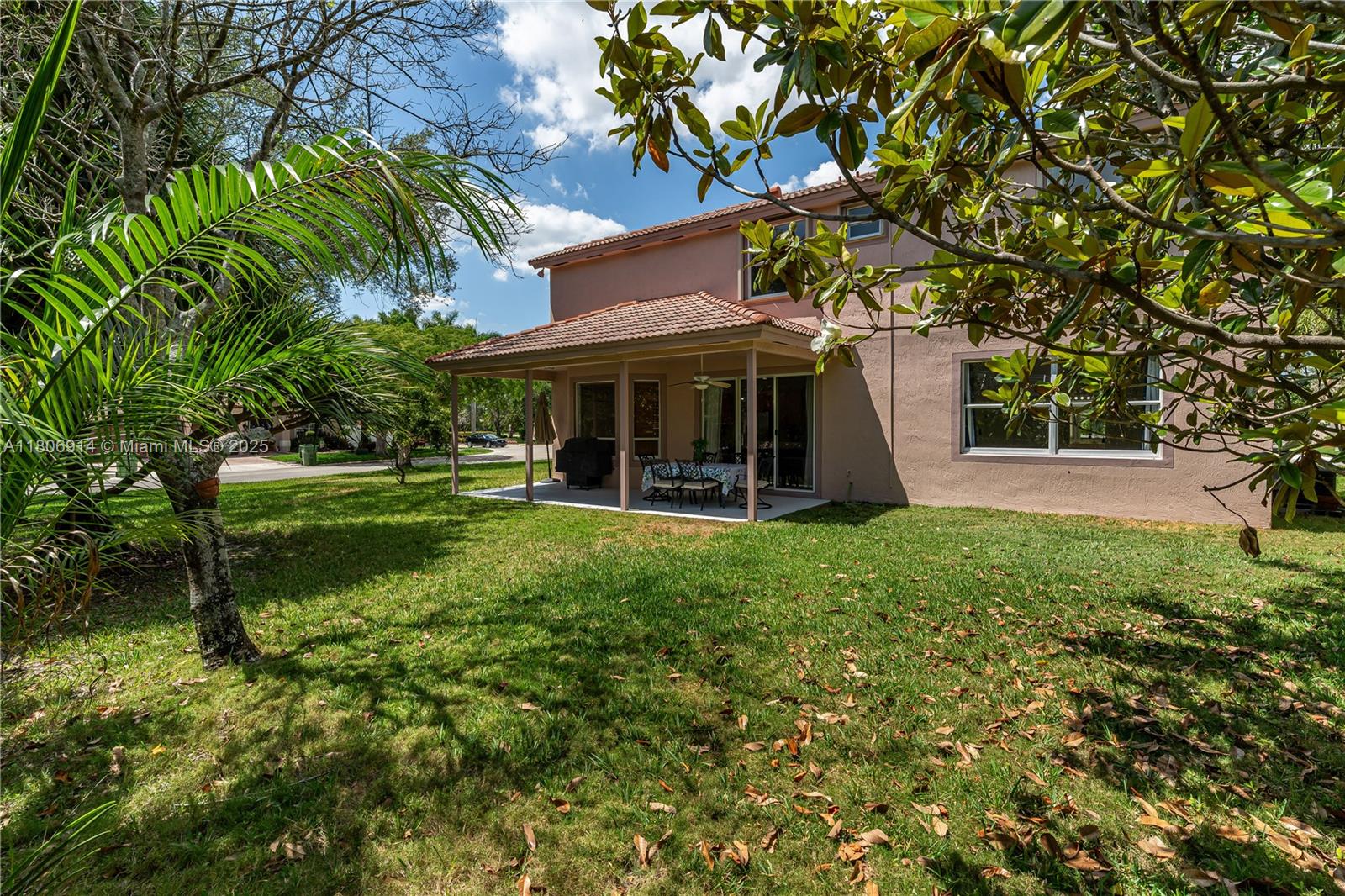 PEMBROKE FALLS - Residential