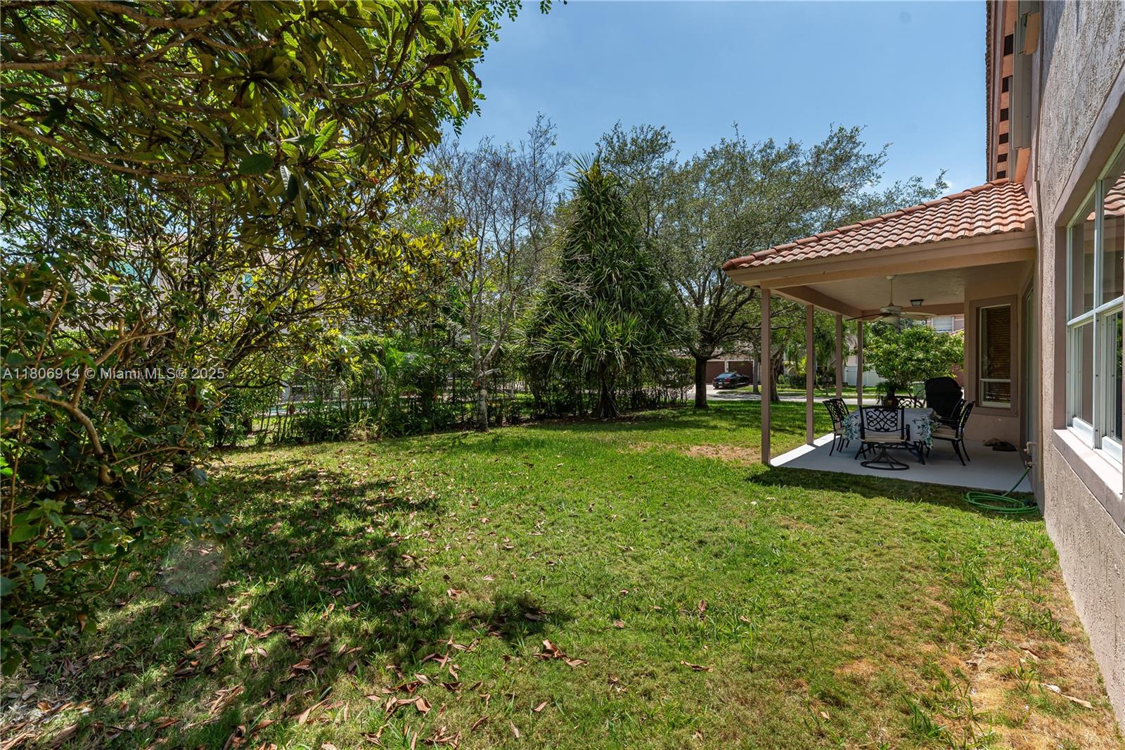 PEMBROKE FALLS - Residential