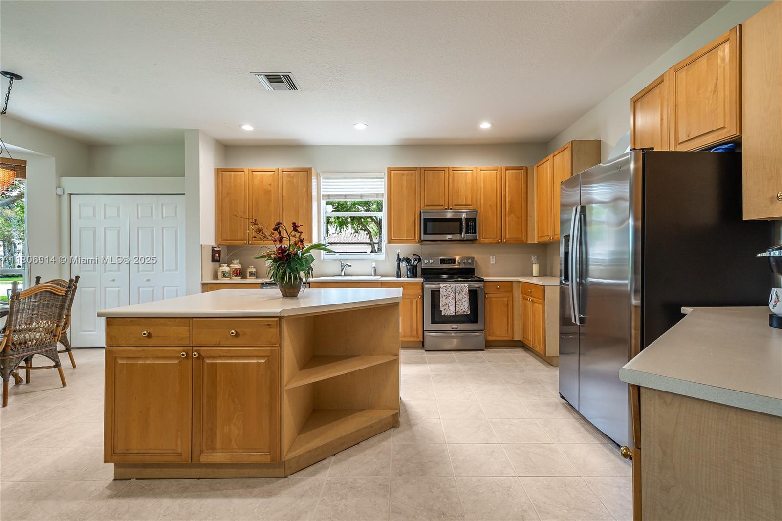 PEMBROKE FALLS - Residential