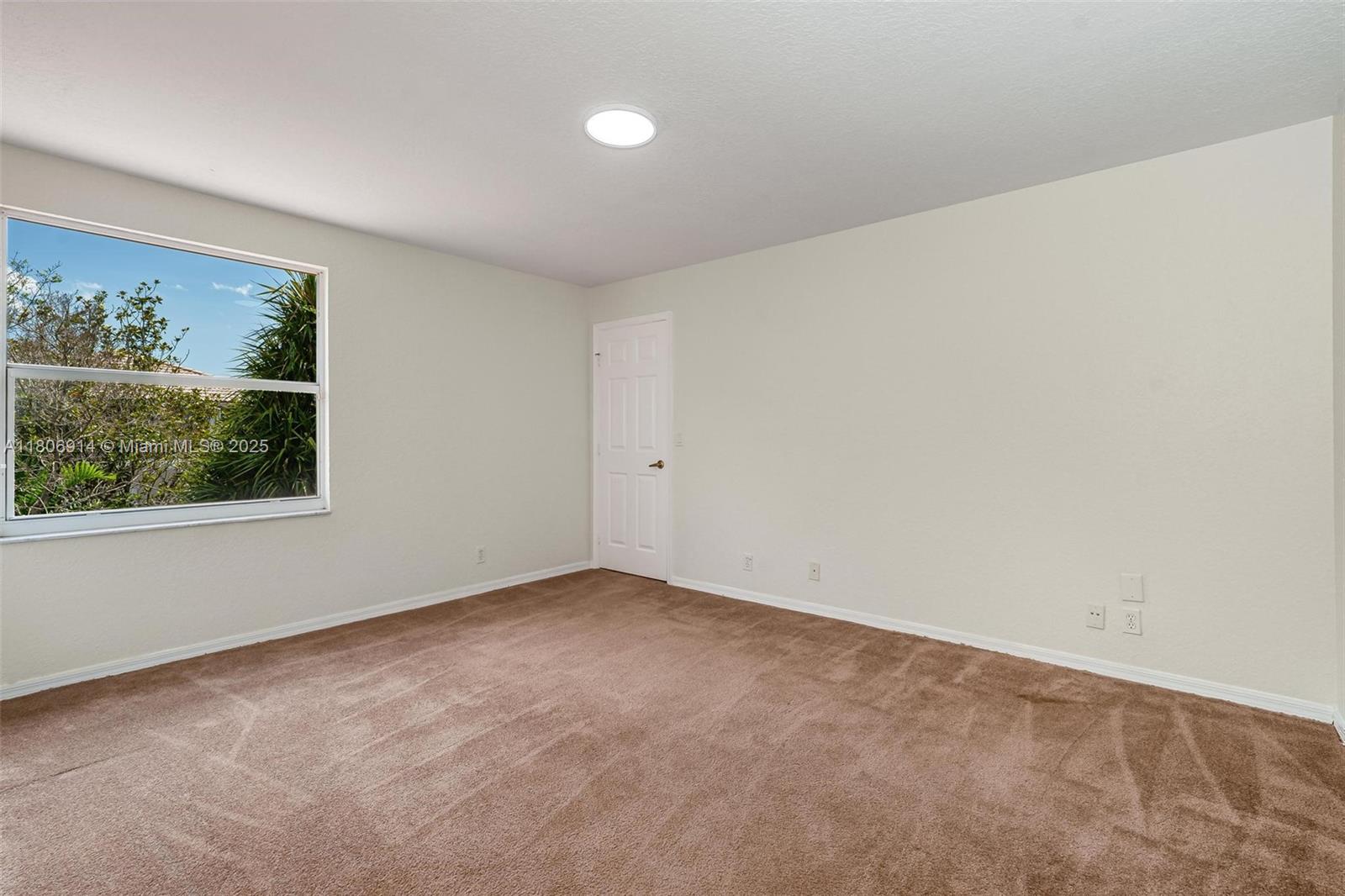 PEMBROKE FALLS - Residential