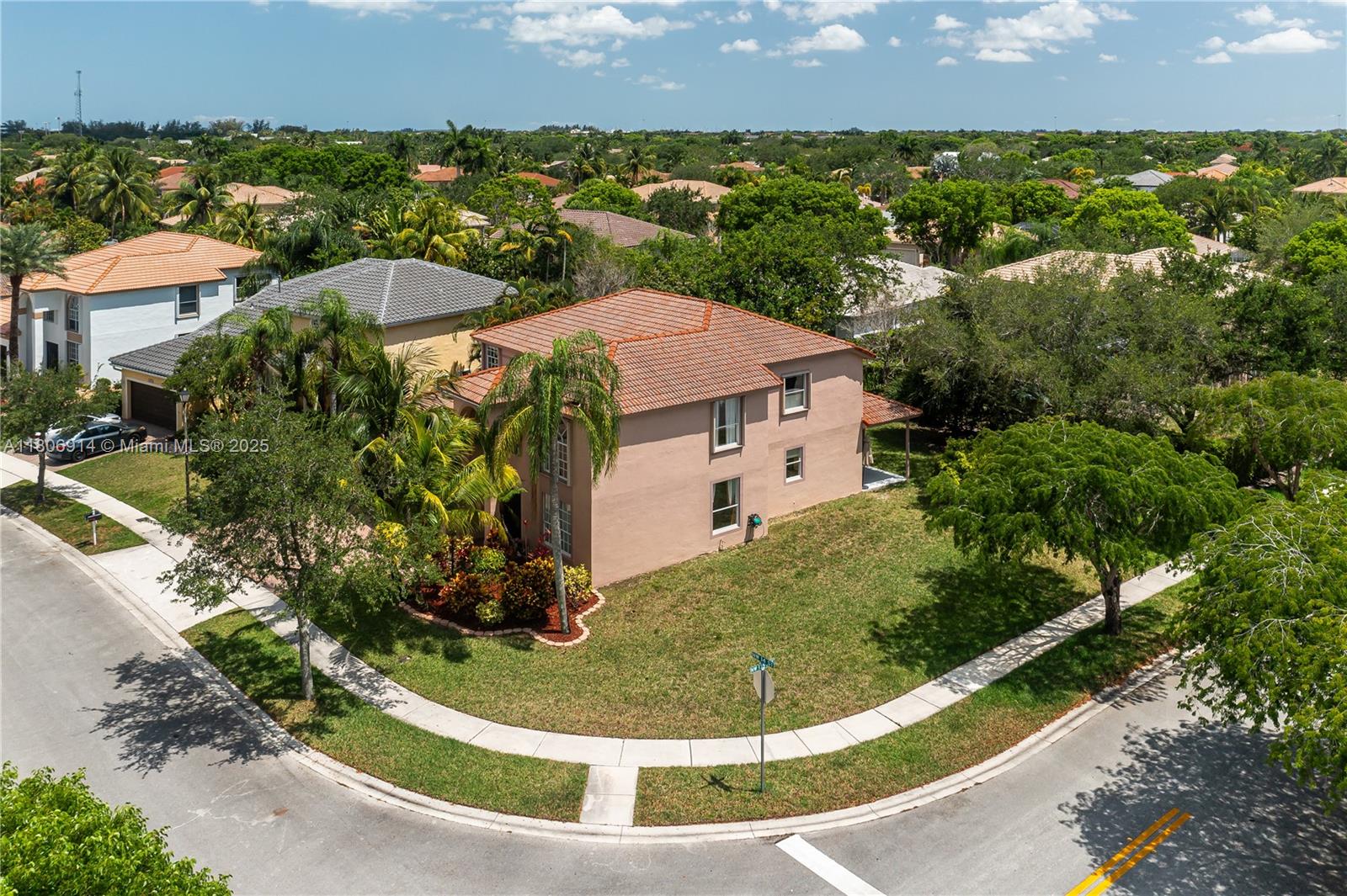 PEMBROKE FALLS - Residential