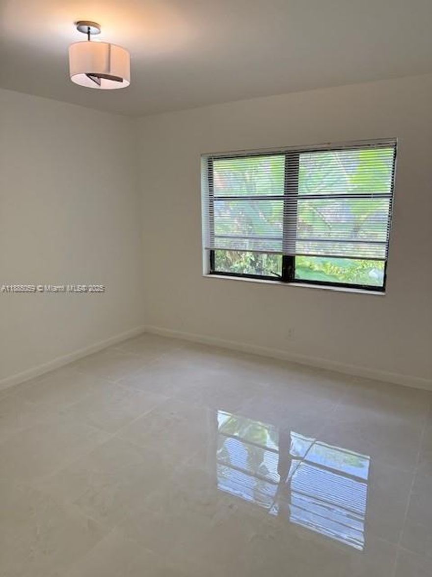 Excellent first-floor 2/2 nice and safe condominium, pool, and more, don't miss this unit !!! good location, remodel.