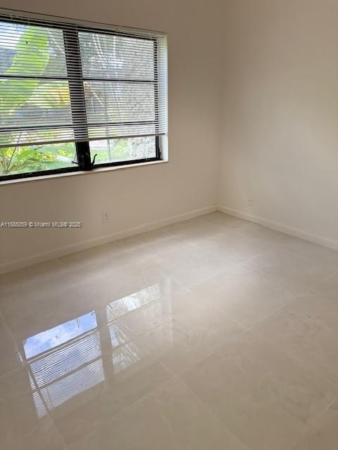 OAKLAND SHORES CONDOMINIU - Residential
