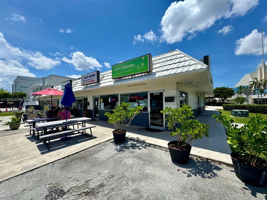 Great Opportunity to own a Restaurant in a prime location! Located directly across from Pinecrest and Continental Park, just minutes from Downtown Dadeland and Dadeland Mall. Currently leased at $2,905/month (water included) with one year remaining. Landlord is open to renewing the lease for an additional 3 years with the new tenant. This fully equipped restaurant features a grease trap (see photos) and has recently passed all inspections. With 200+ 5-star Google reviews and recognition as “Best of Miami Restaurant” by Miami New Times in 2024, this is a turnkey opportunity to step into a thriving business with excellent visibility and strong community presence.