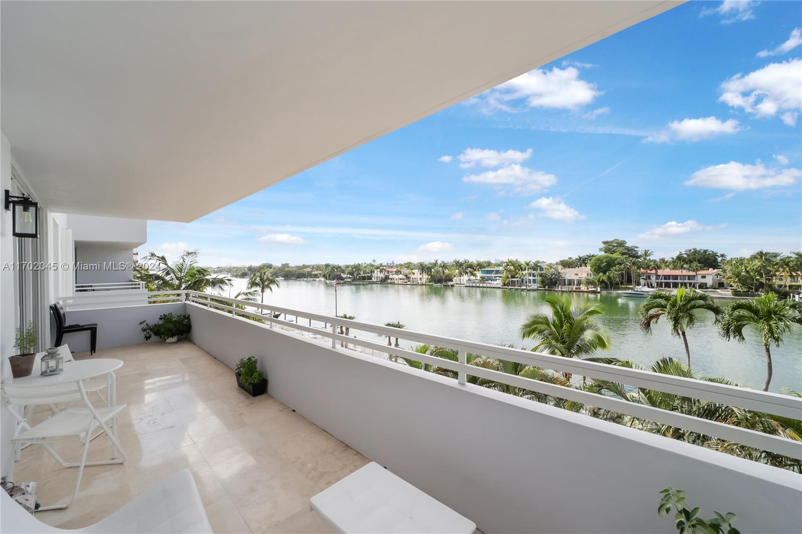 5700 Collins Ave 4L