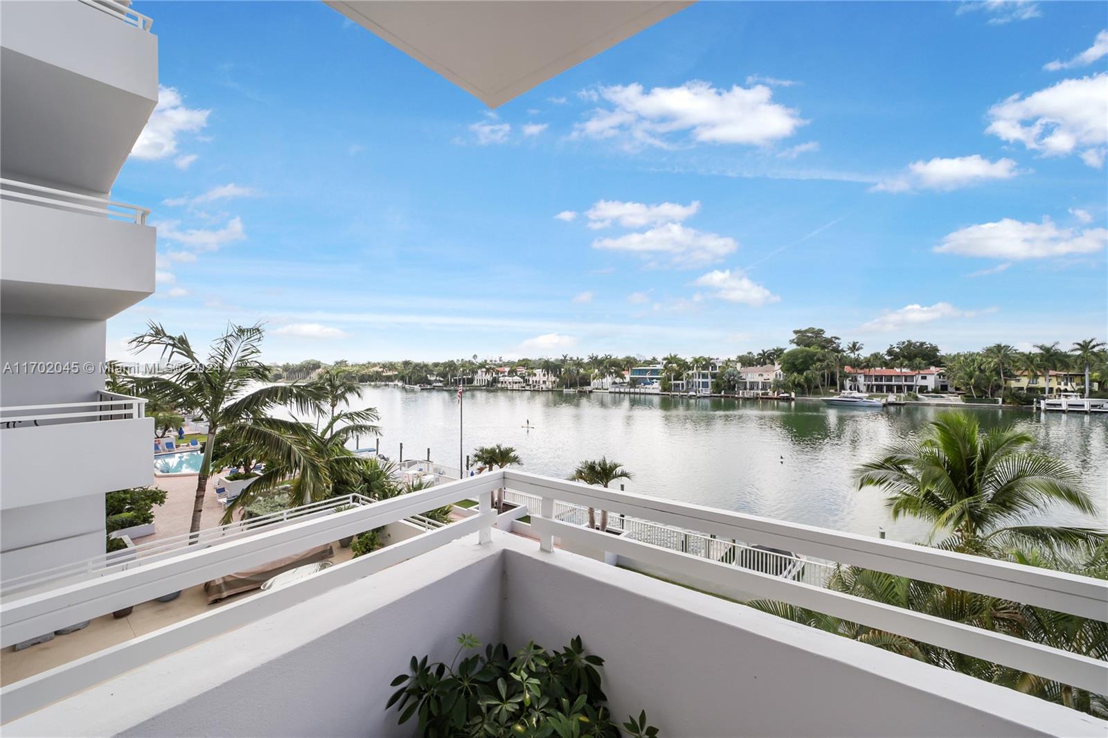 5700 Collins Ave 4L