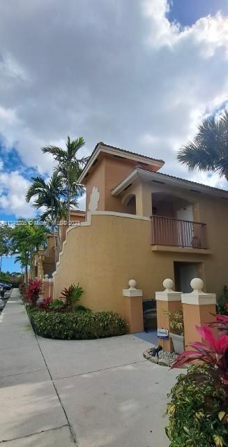 Photo 11 of 13 of 7830 NW 6th St 206 condo