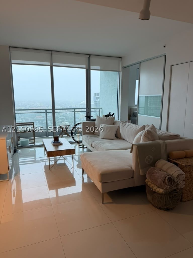 92 SW 3rd St 4009