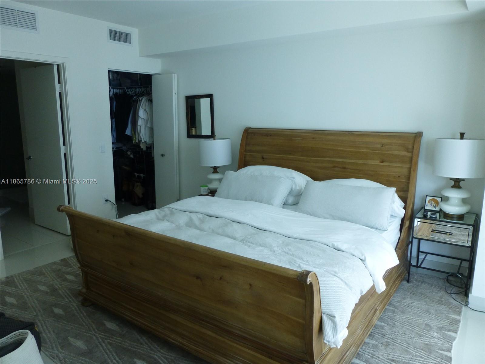 1100 MILLECENTO RESIDENCE - Residential Lease