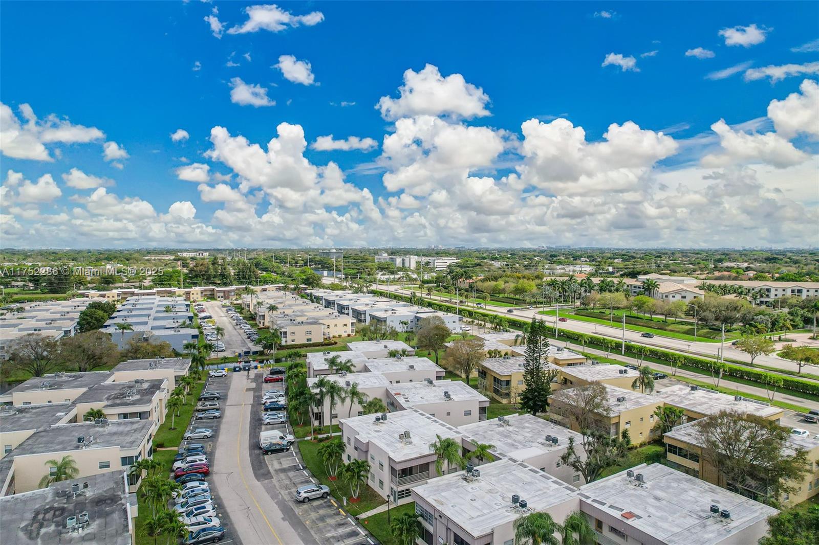 KINGS POINT CAPRI CONDOS - Residential