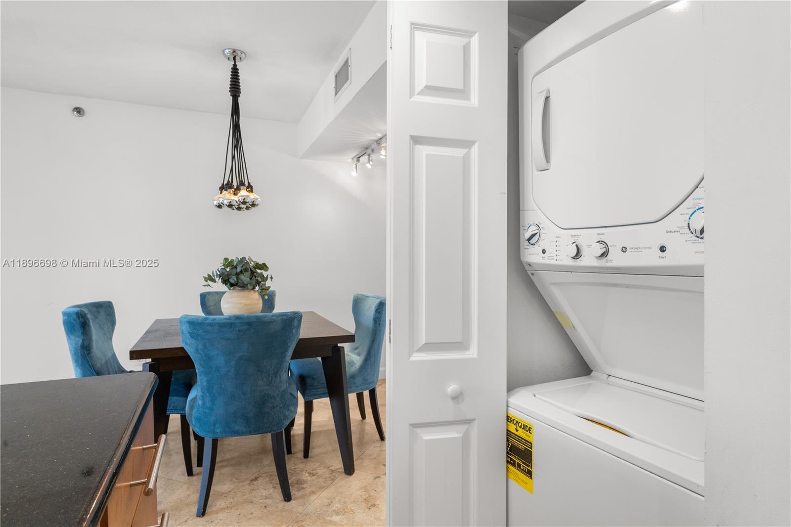 BAYVIEW PLAZA CONDO - Residential Lease