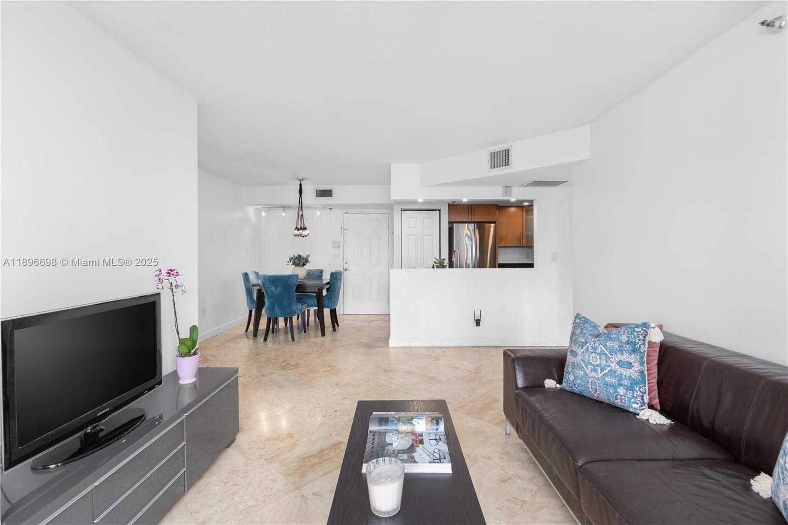 BAYVIEW PLAZA CONDO - Residential Lease