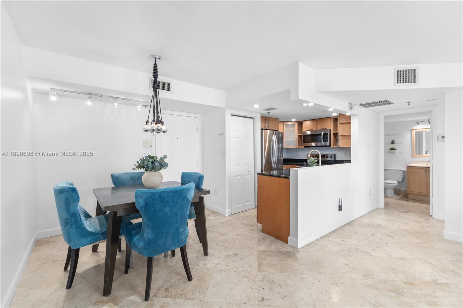 BAYVIEW PLAZA CONDO - Residential Lease