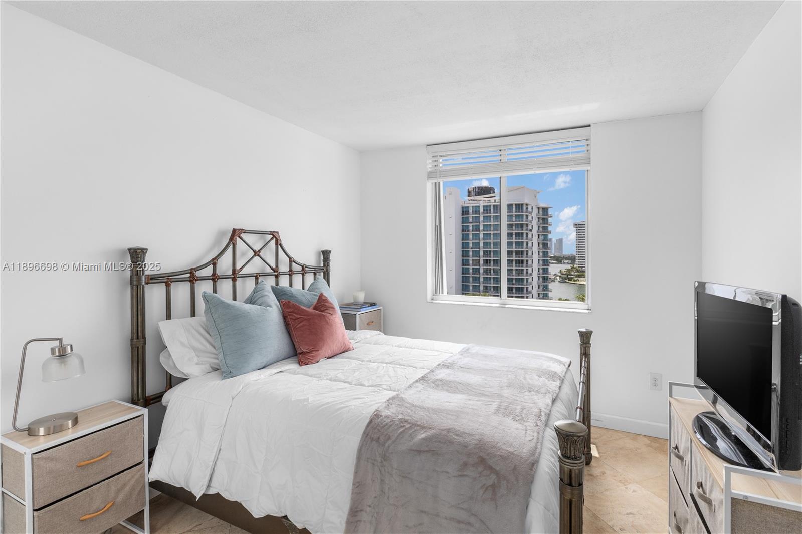 BAYVIEW PLAZA CONDO - Residential Lease