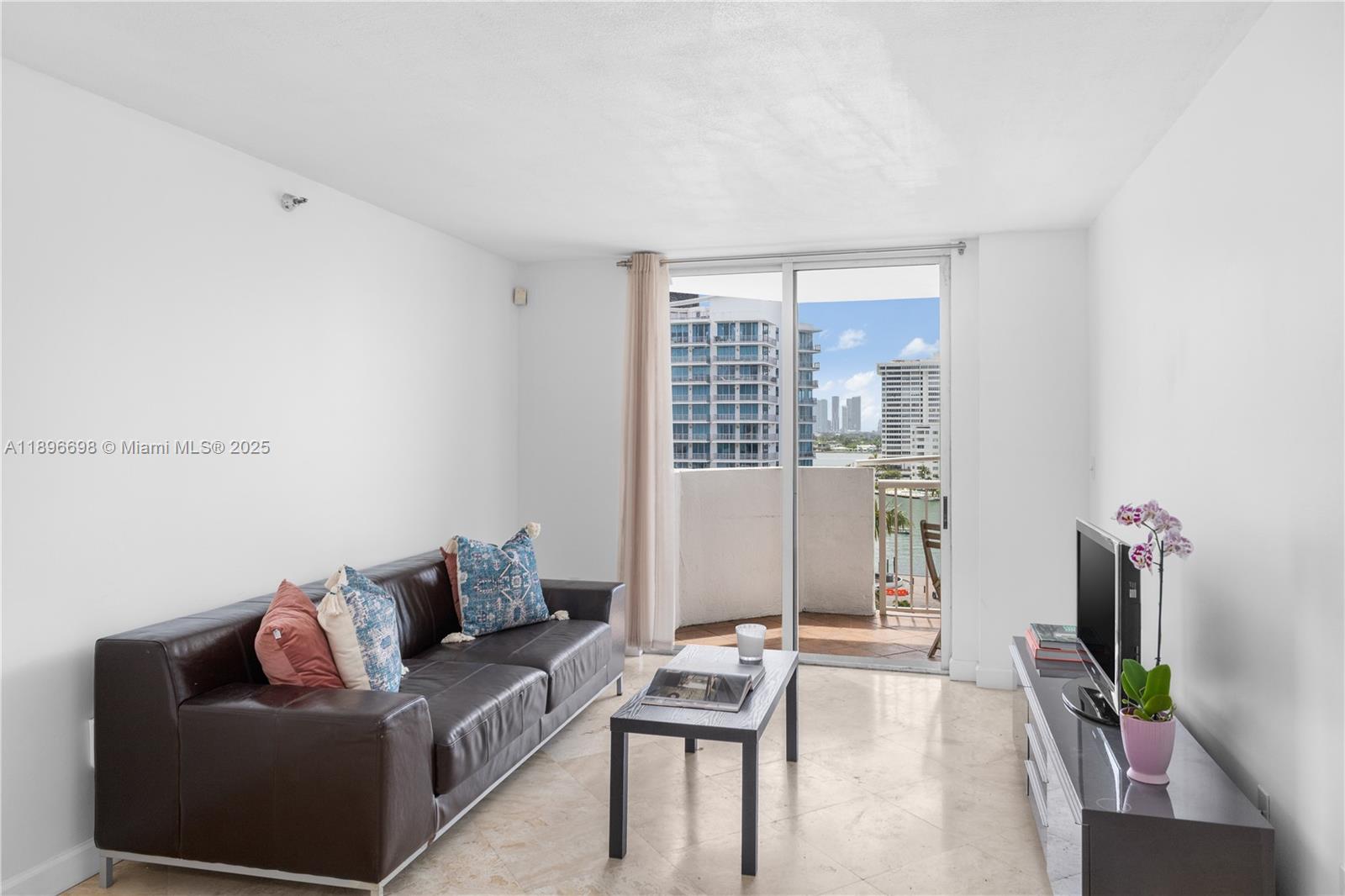 BAYVIEW PLAZA CONDO - Residential Lease