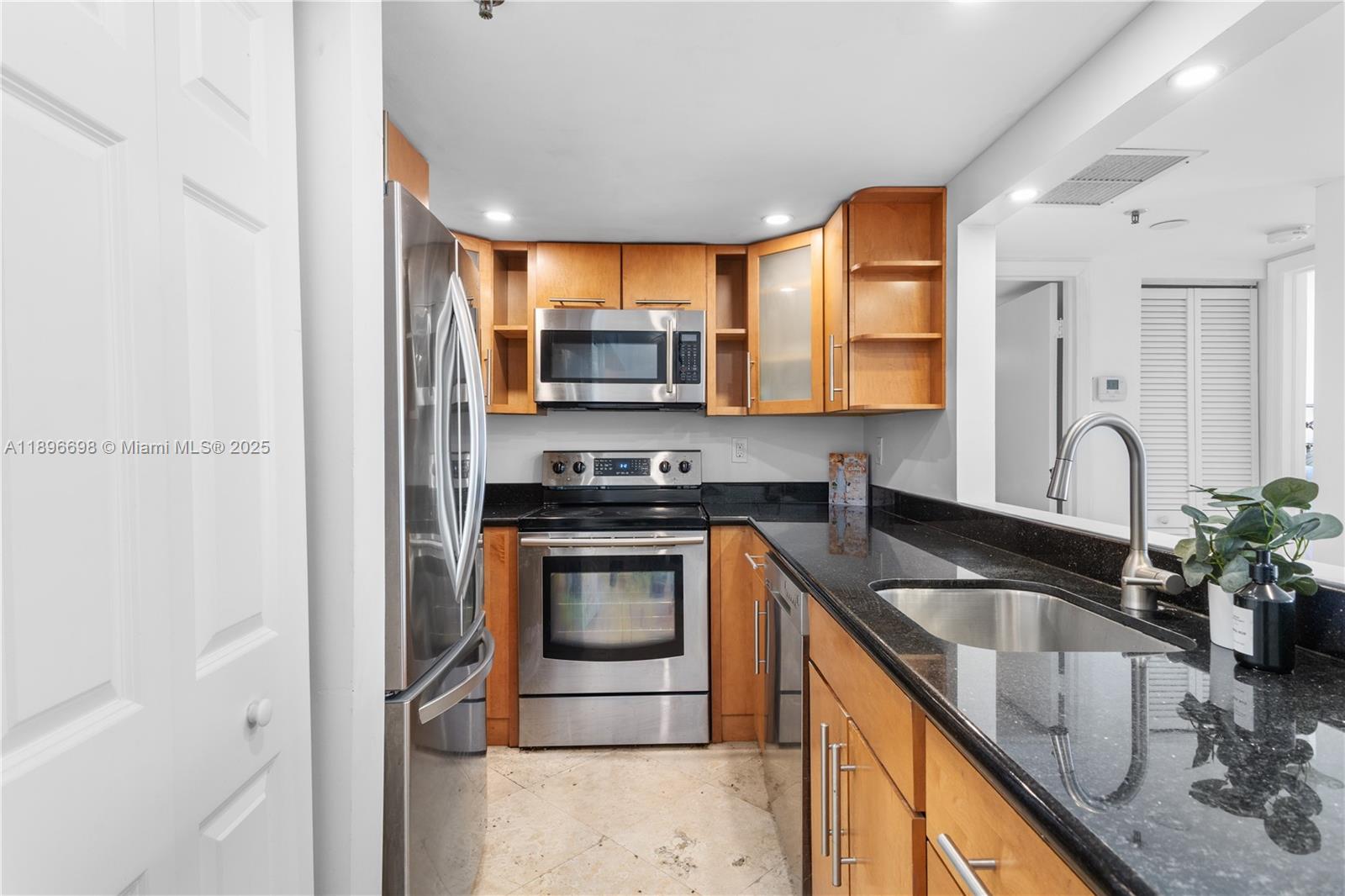 BAYVIEW PLAZA CONDO - Residential Lease