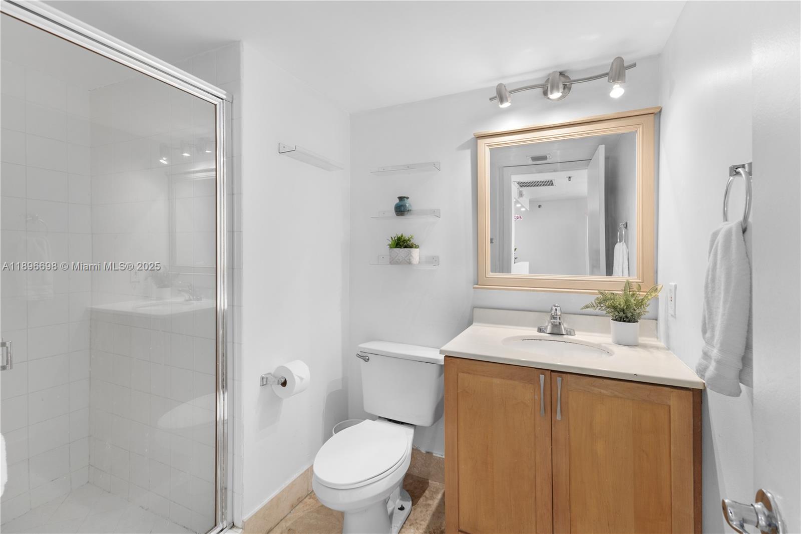 BAYVIEW PLAZA CONDO - Residential Lease