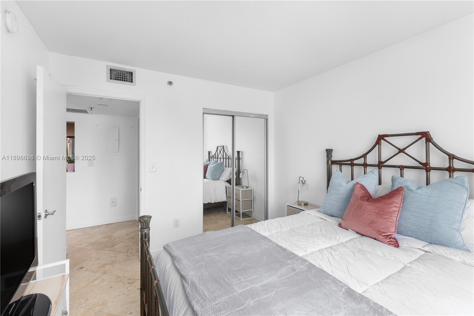 BAYVIEW PLAZA CONDO - Residential Lease