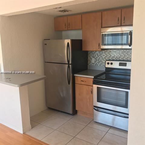 WELWORTH CONDO - Residential Lease