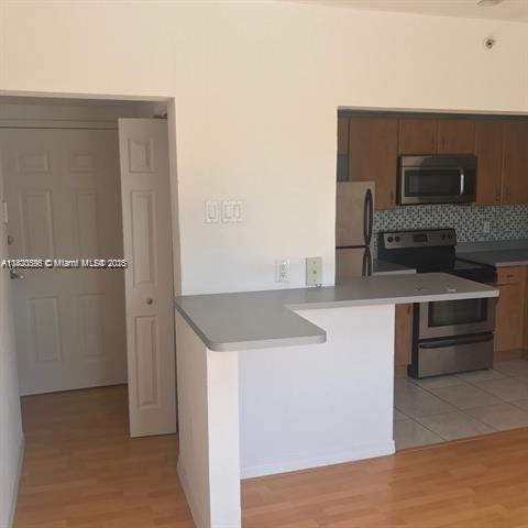 WELWORTH CONDO - Residential Lease