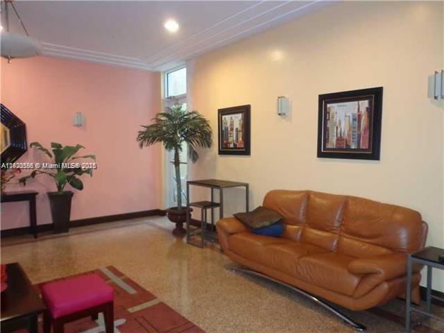 WELWORTH CONDO - Residential Lease