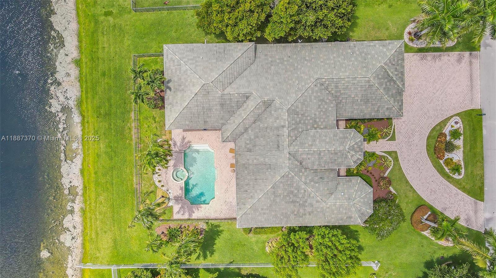 KAPOK GROVE ESTATES - Residential
