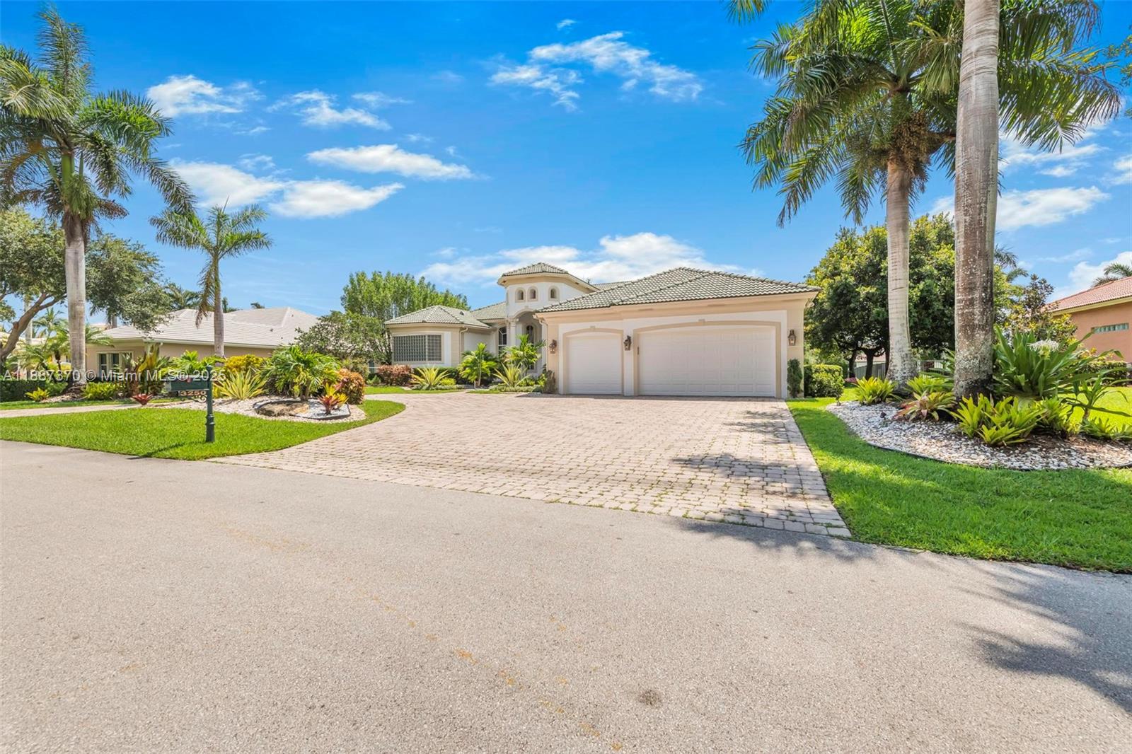 KAPOK GROVE ESTATES - Residential