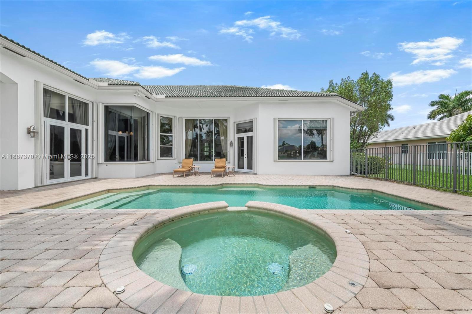 KAPOK GROVE ESTATES - Residential