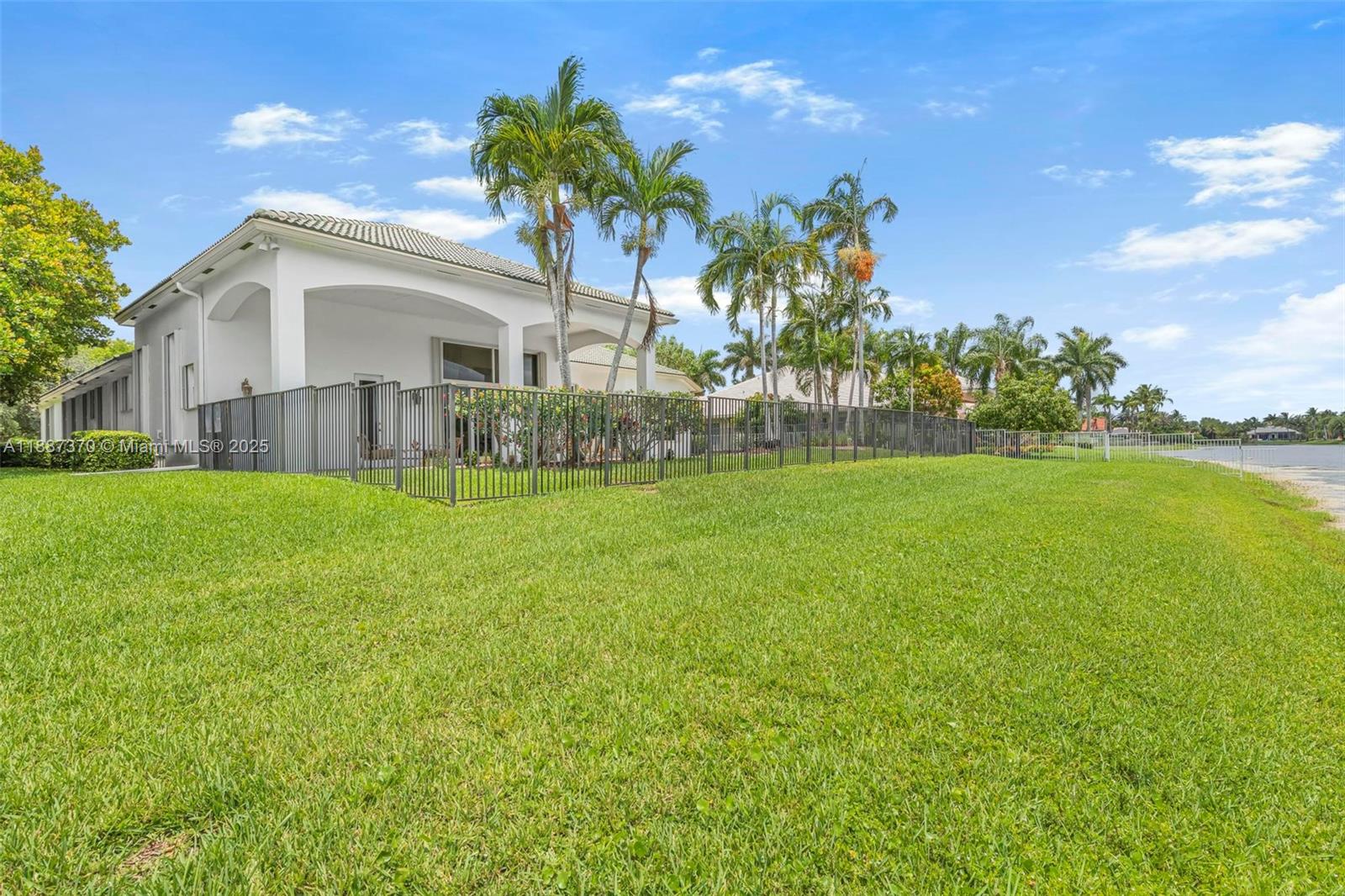 KAPOK GROVE ESTATES - Residential