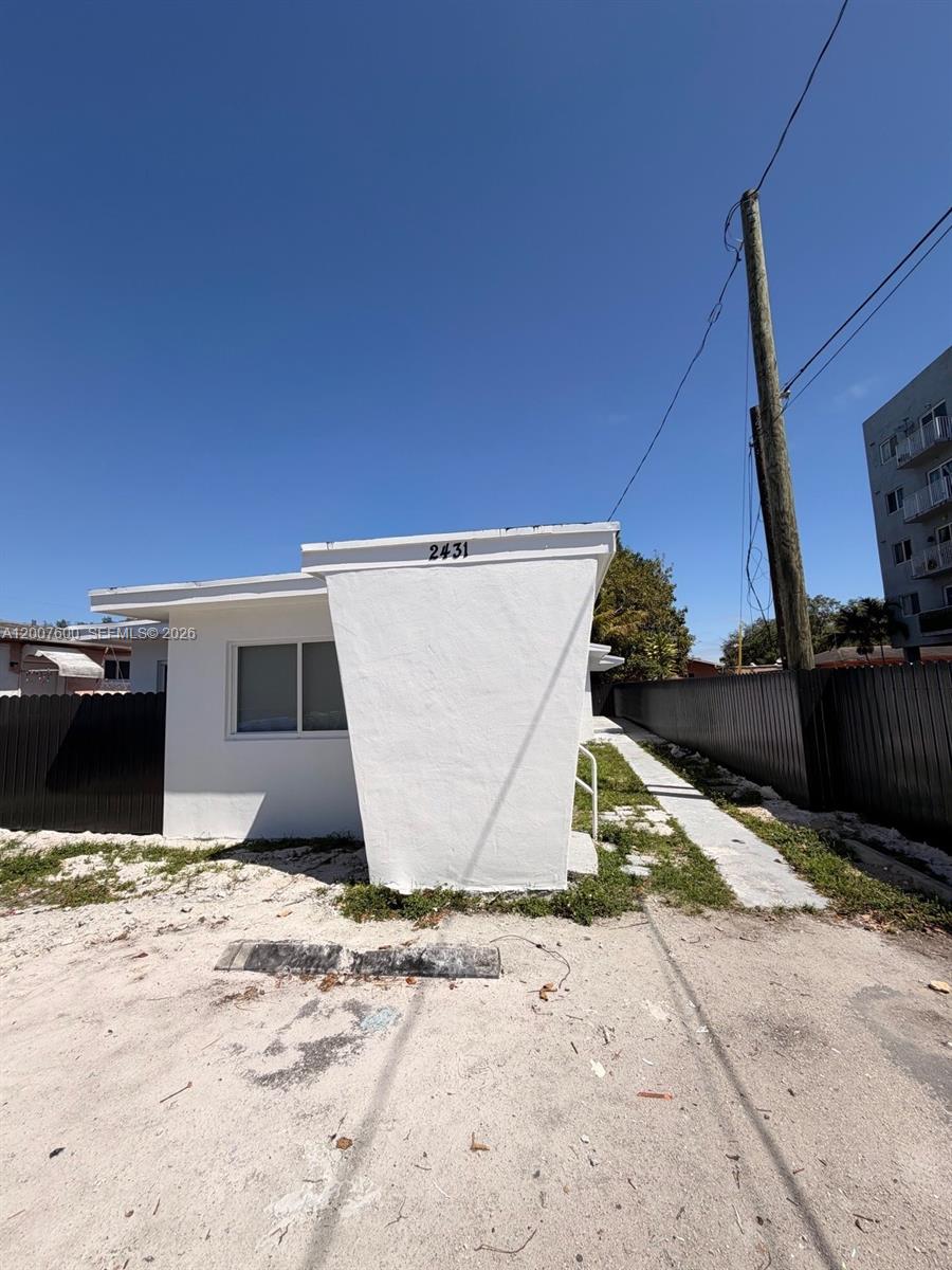 2431 NW 23rd St 1