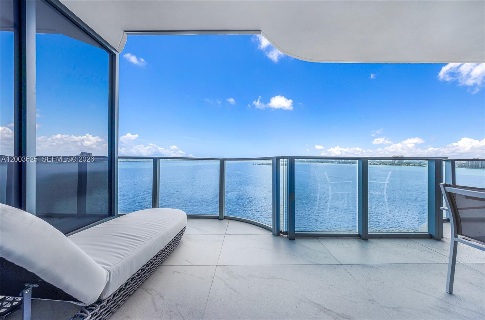 ARIA RESERVE SOUTH TOWER - Residential Lease