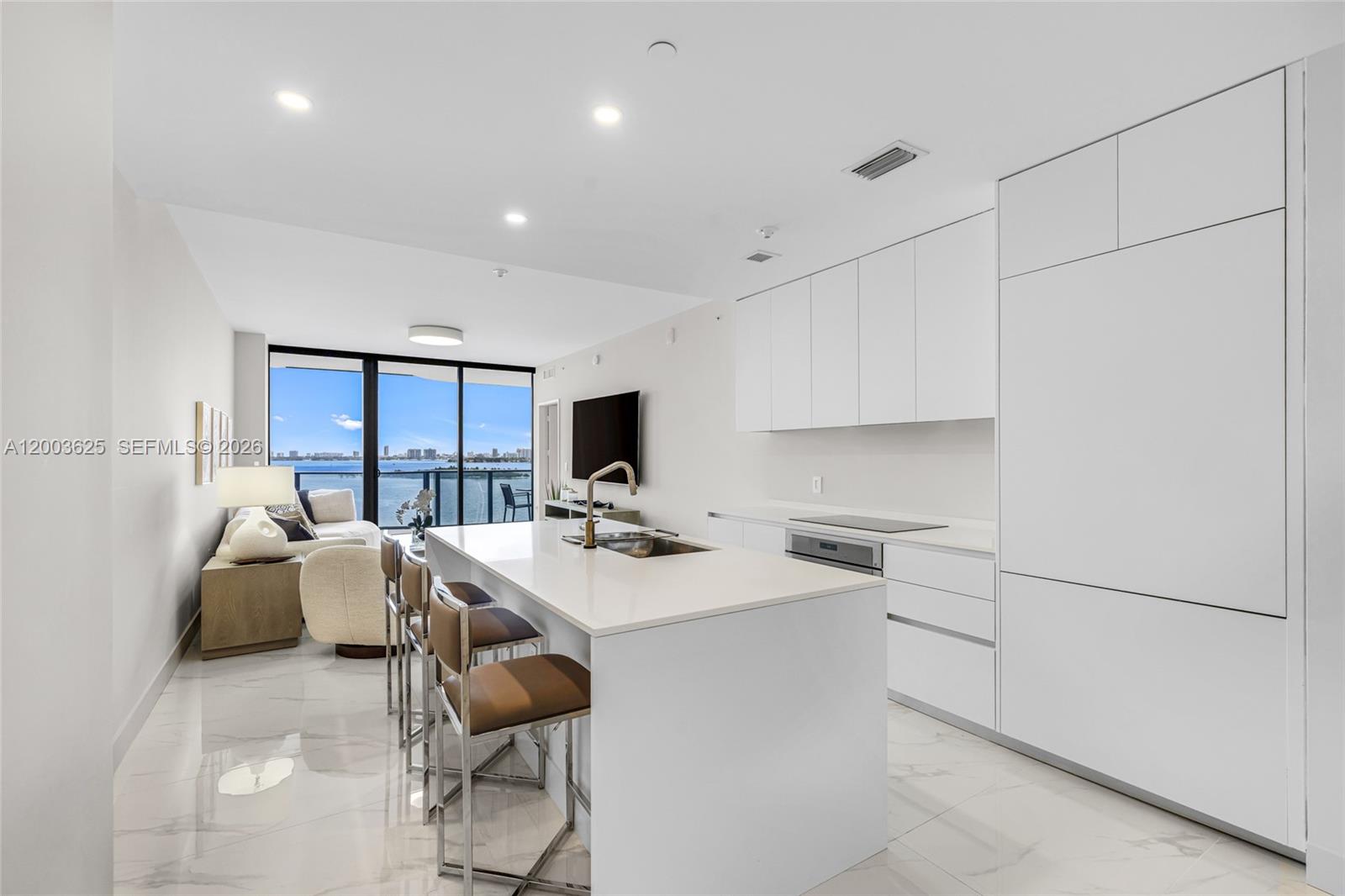 ARIA RESERVE SOUTH TOWER - Residential Lease