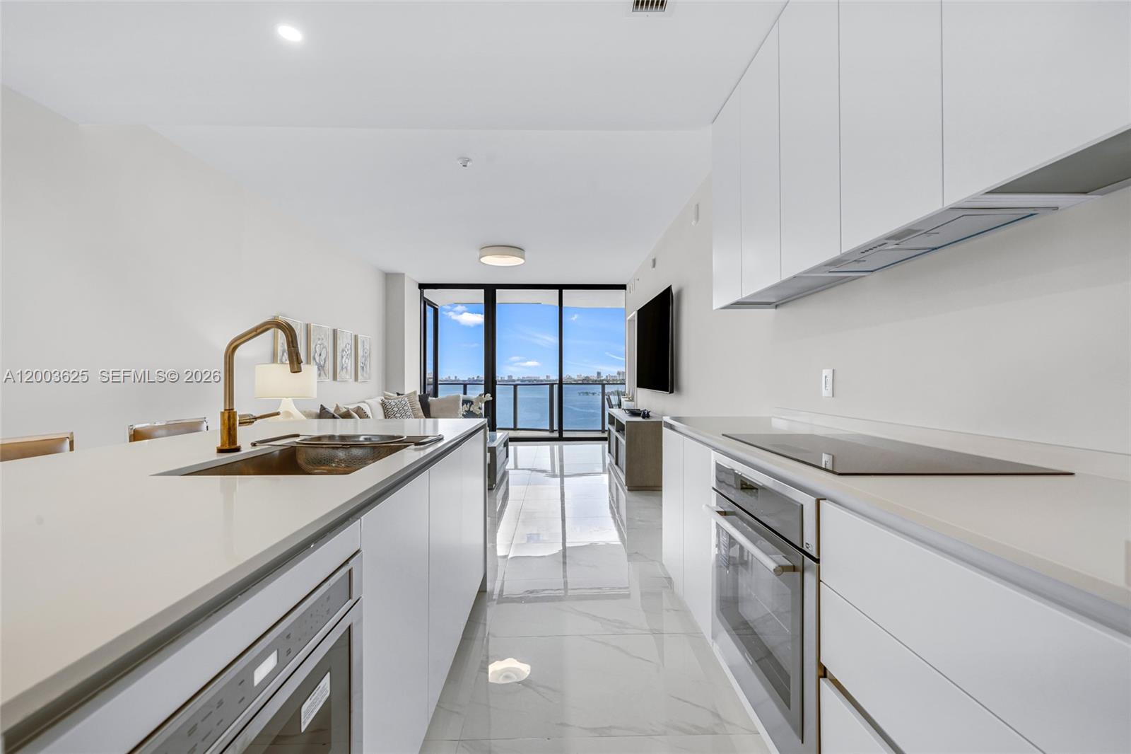 ARIA RESERVE SOUTH TOWER - Residential Lease