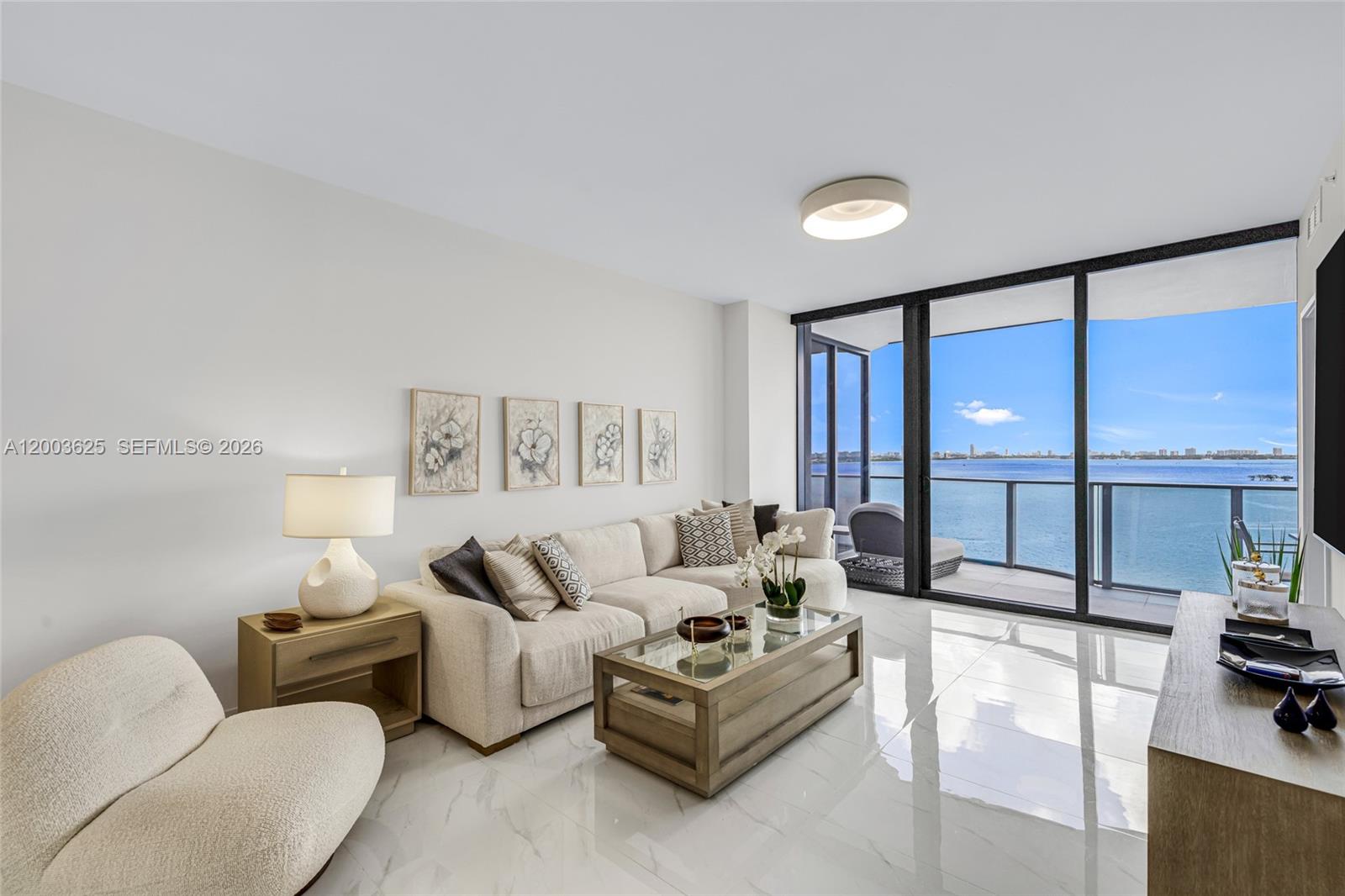 ARIA RESERVE SOUTH TOWER - Residential Lease