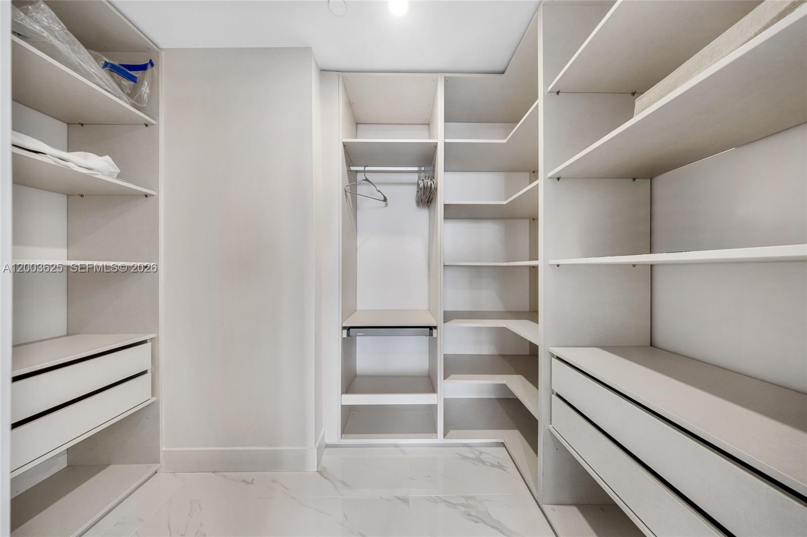 ARIA RESERVE SOUTH TOWER - Residential Lease