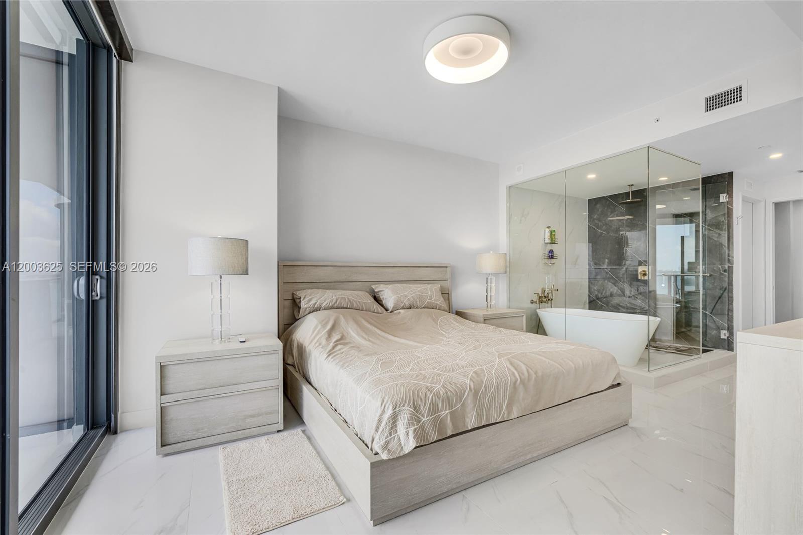 ARIA RESERVE SOUTH TOWER - Residential Lease