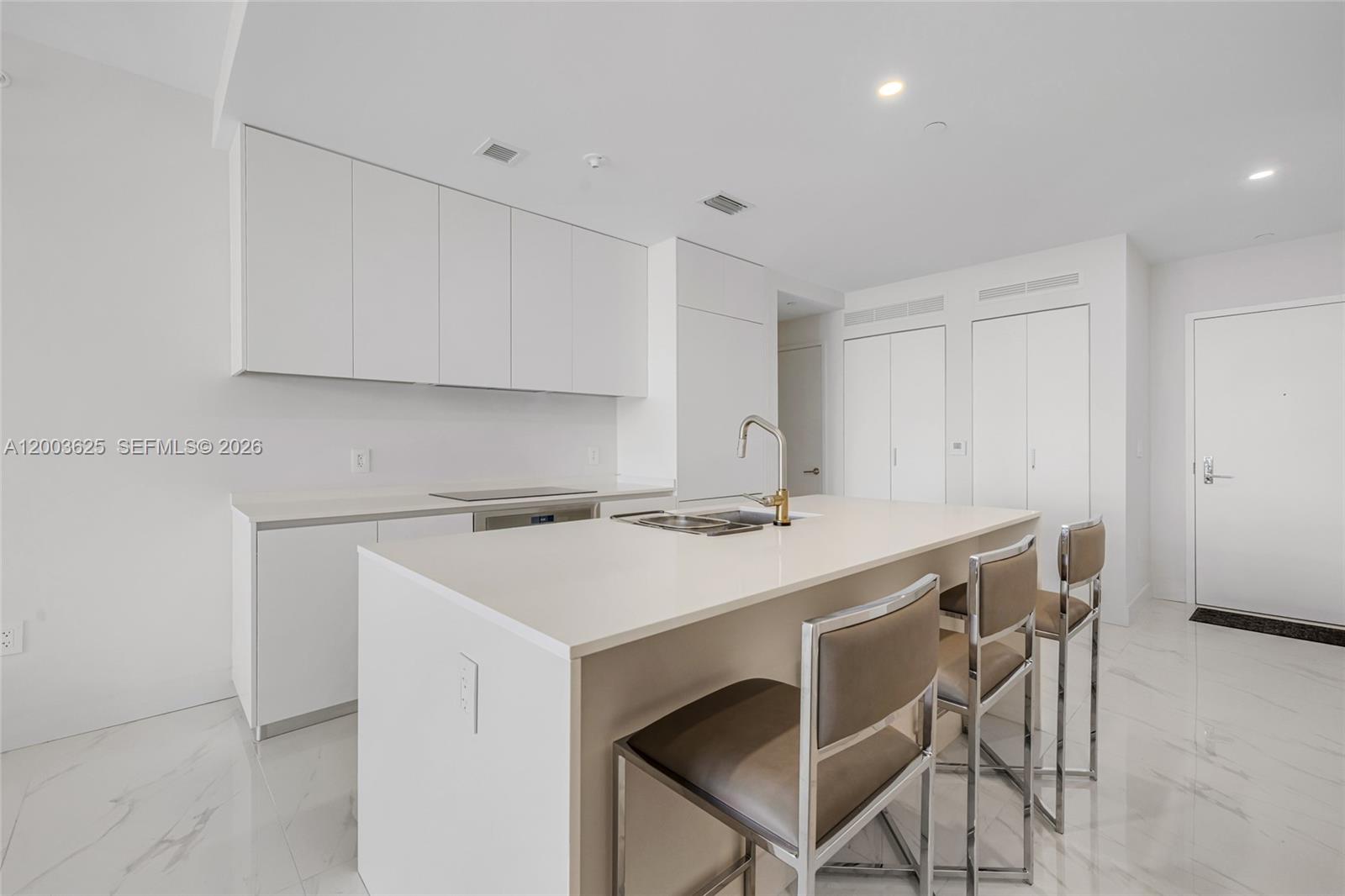 ARIA RESERVE SOUTH TOWER - Residential Lease